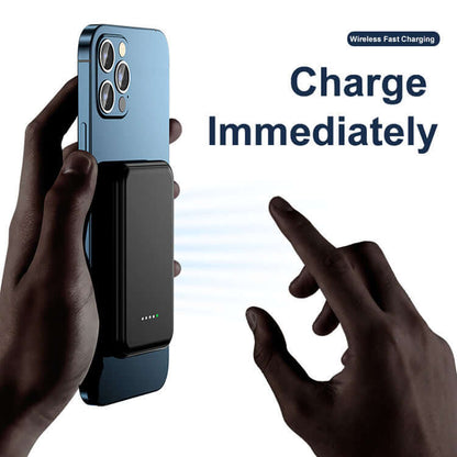 Mini Magnetic Power Bank 5000mAh Wireless attached to smartphone for instant charging